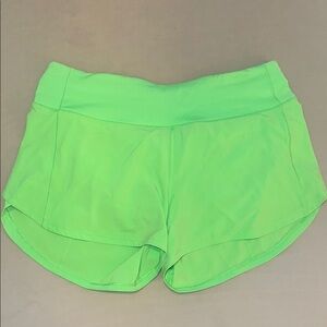 Speed Up Mid-Rise Lined Short 4" size 8